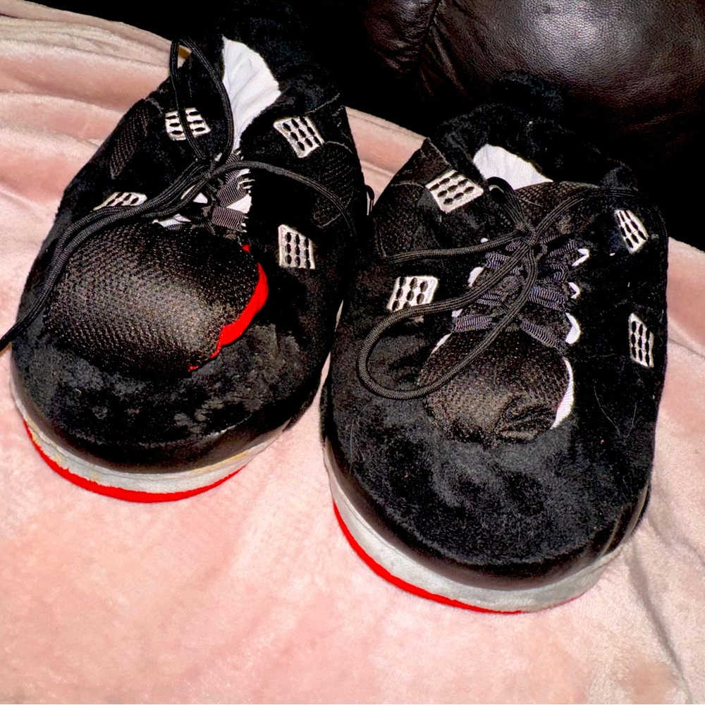 Jordan Bred 4’s Plush Slippers